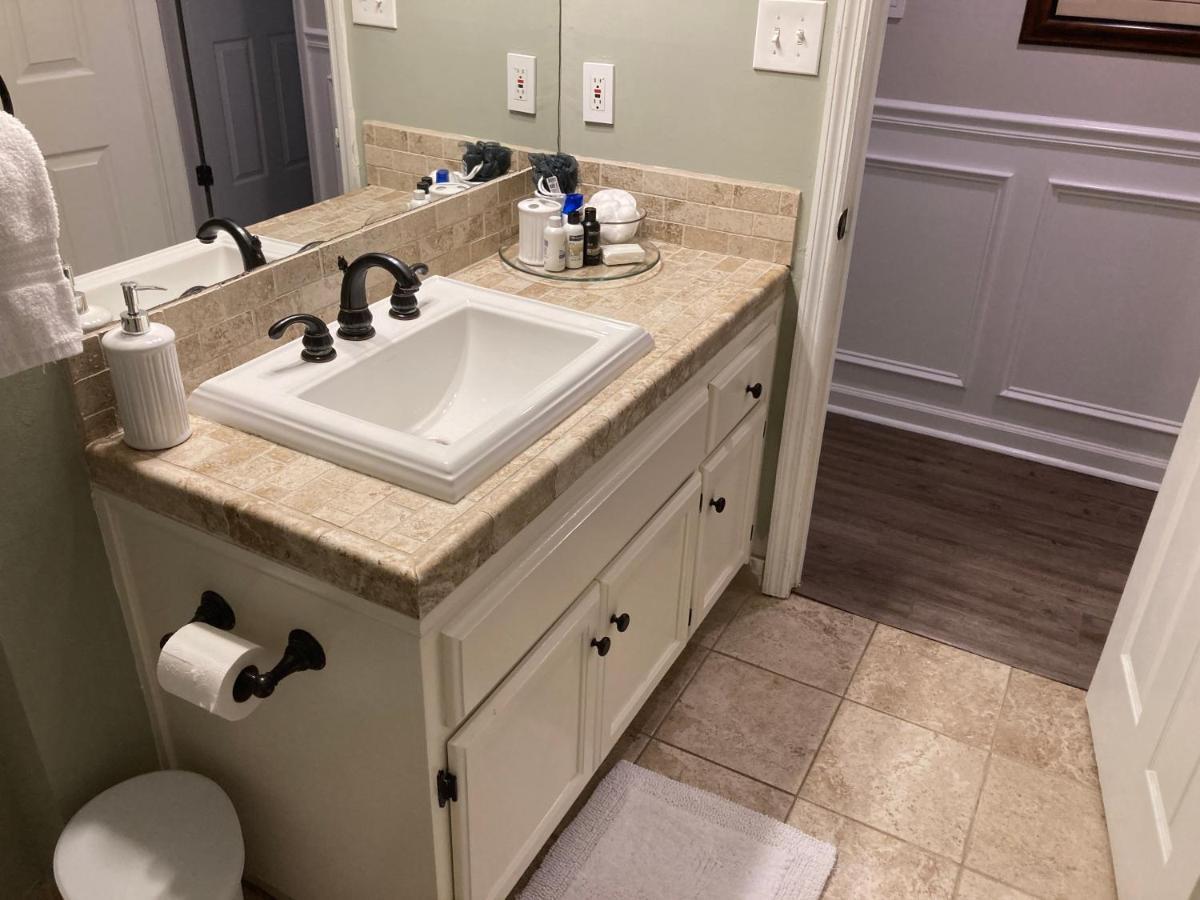 Spacious 3 Bedroom 2 Bath Condo Close To Five-Points In 아테네 외부 사진